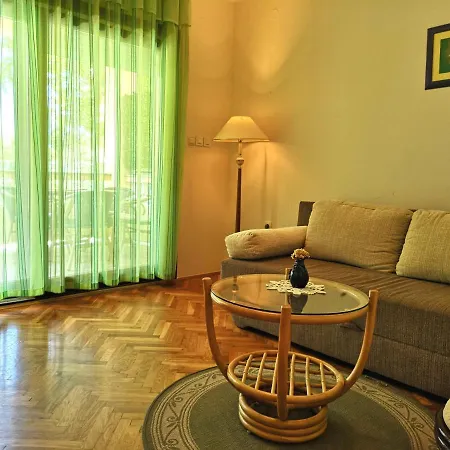 Апартаменты With Swimming Pool Banjol, Rab - 11382