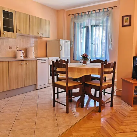 Apartmán With Swimming Pool Banjol, Rab - 11382