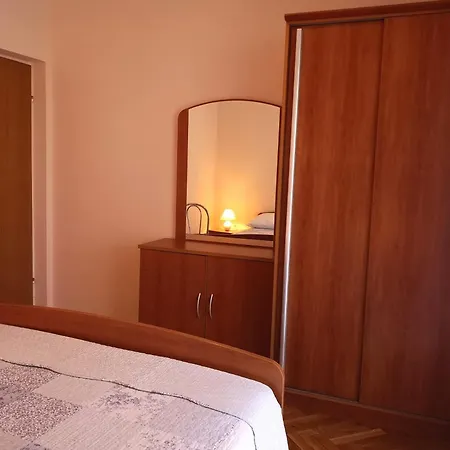 Apartments With Swimming Pool Banjol, Rab - 11382 Apartment