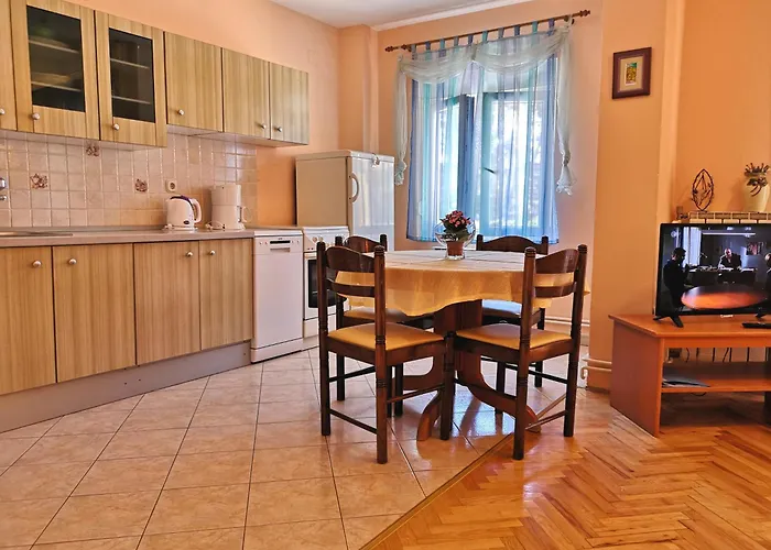 Apartamento With Swimming Pool Banjol, Rab - 11382